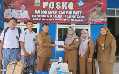 SMAN 1 Meureubo Salurkan Donasi untuk Korban Banjir Sebagai Bentuk Solidaritas Pelajar